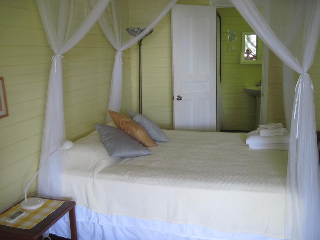 Sand Dollar Beach Bed & Breakfast Bocas Town Oda fotoğraf
